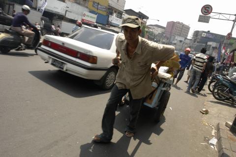 image Tirando del carro, Jakarta, Indonesia