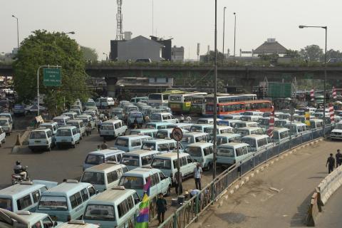 image Estación de microlets, Yakarta, Indonesia