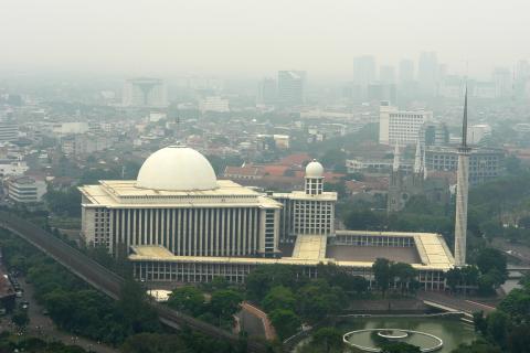 image Gran Mezquita de Yakarta, Indonesia