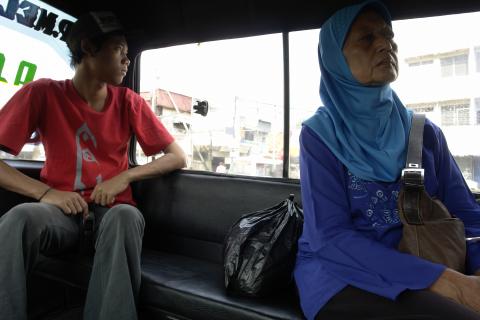 image Interior de microlet, Yakarta, Indonesia