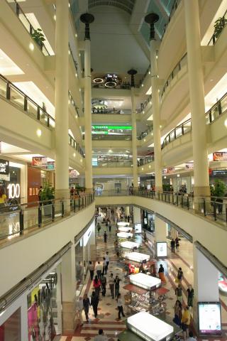 image Interior de centro comercial, Malasia