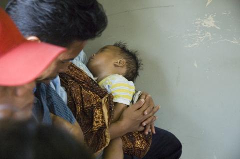 image Viajando en el tren económico, Indonesia