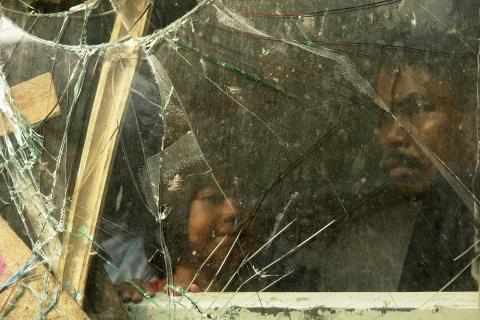 image Viajando en el tren económico, Indonesia