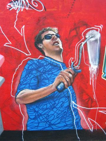 image Grafiti en la calle Tarragona, Barcelona