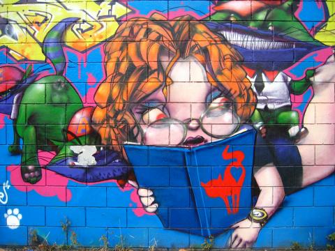 image Grafiti en el Parque de les Tres Chimeneas, Barcelona