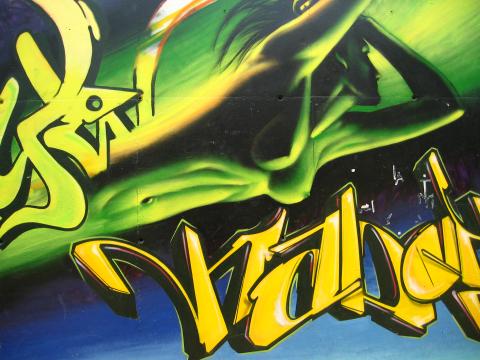 image Grafiti en el Parque de les Tres Chimeneas, Barcelona