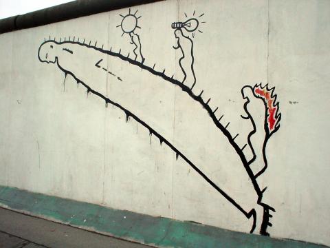 image Grafiti en el muro de Berlín