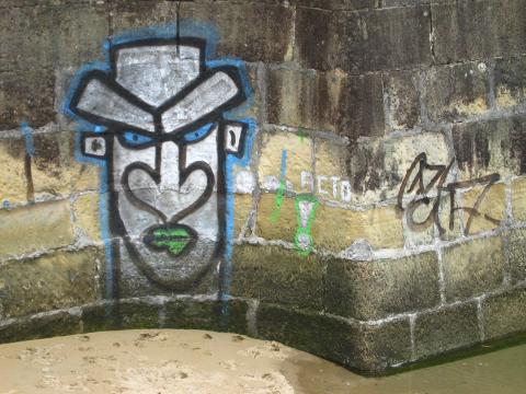 image Grafiti en Fuenterrabía, Guipúzcoa