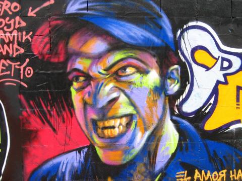 image Grafiti en el barrio de El Raval, Barcelona