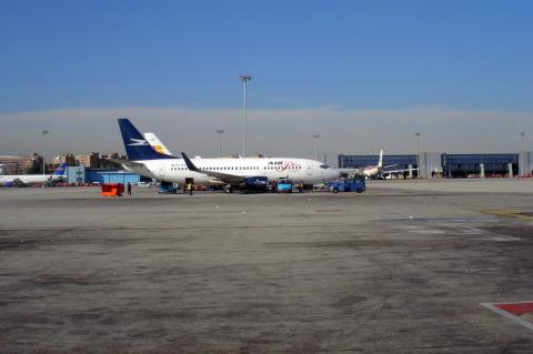 image Avión en el aeropuerto de Barajas, Madrid
