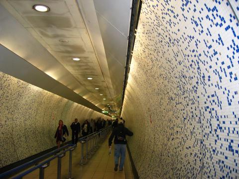 image Interior de la estación de metro Bond Street , Londres