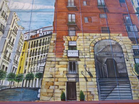 image Azulejos representando el Arco de Cuchilleros, Madrid