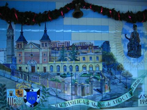 image Azulejos representando la Basílica de Atocha, Madrid