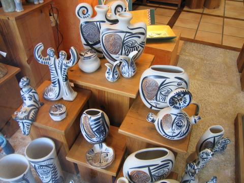 image Figuras de cerámica en Pontevedra