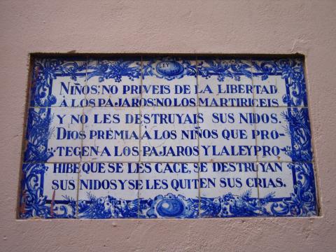 image Azulejos de la calle Luis Montoto, Sevilla