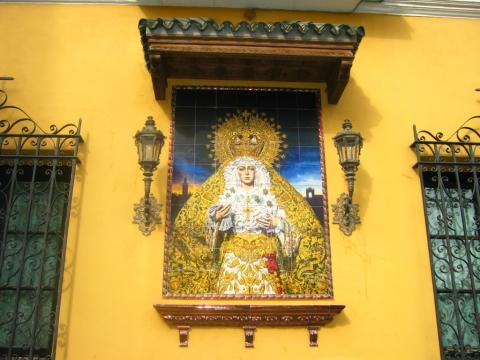 image Lateral de la Iglesia de la Macarena, Sevilla