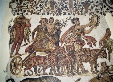 image Mosaico de Triunfo de Baco tirado por tigres y con bacantes, Museo Arqueológico de Sousse, Túnez