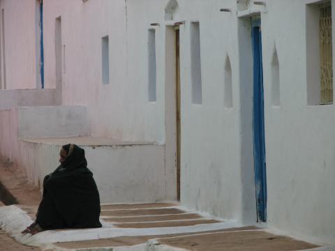 image Mujer en una calle de Orcha, India
