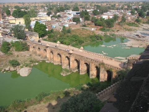 image Puente de piedra, Orcha, India