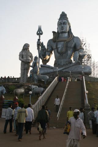 image Estatua de Shiva en Murudeshwar, India