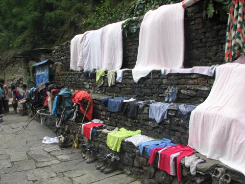 image Ropa de los caminantes, Himalaya, Nepal