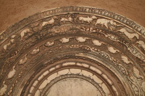 image Estela del palacio de Mahasena, Anuradhapura, Sri Lanka