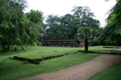 image Restos de edificación, Polonnaruwa, Sri Lanka