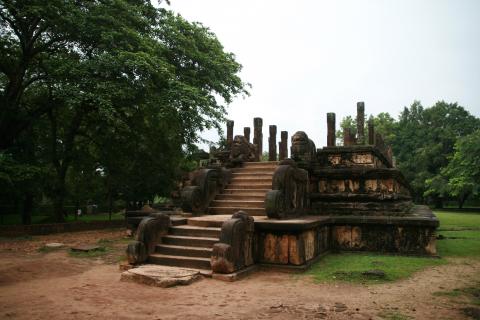 image Restos de edificación, Polonnaruwa, Sri Lanka