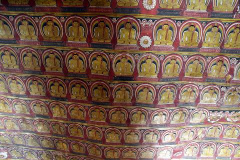 image Fresco en techo de templo, cuevas de Dambulla, Sri Lanka