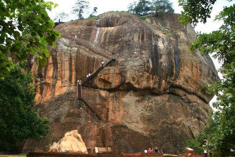 image Puerta del León, ciudad-roca de Sigiriya, Sri Lanka