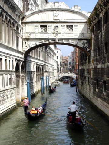 image Puente de los Suspiros en Venecia, Italia