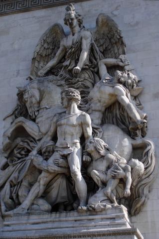 image Escultura de La Resistencia en el Arco del Triunfo de París, Francia