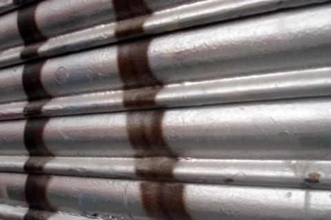 image Pintura sobre cierre metálico