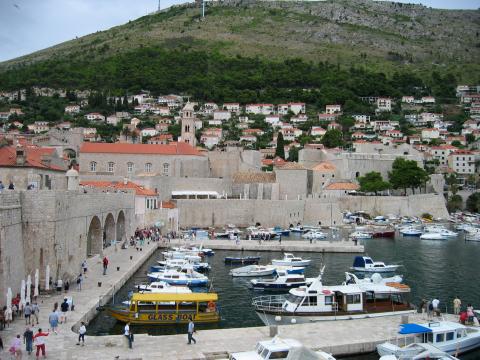 image Puerto junto a la muralla, Dubrovnik, Croacia