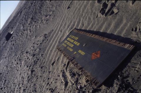 image Restos de caja de explosivos, Canarias
