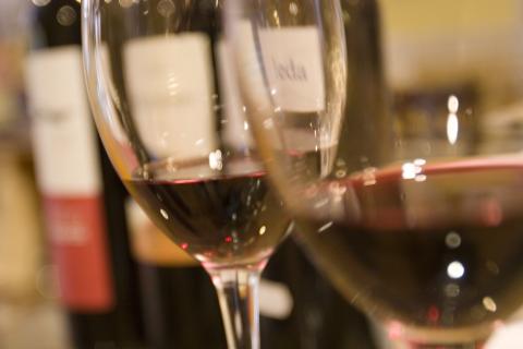 image Copas con vino, Peñafiel, Valladolid