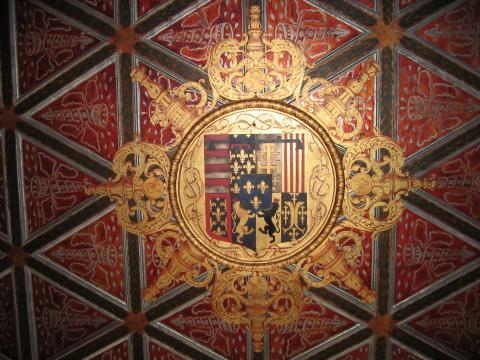 image Escudo en un techo del castillo de Chenonceaux, Francia