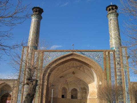 image Fachada de la Mezquita del Viernes, Qazvin, Irán
