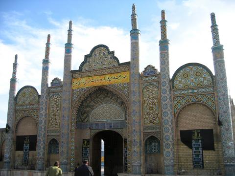 image Entrada del Mausoleo de Shahzadeh, Qazvin, Irán