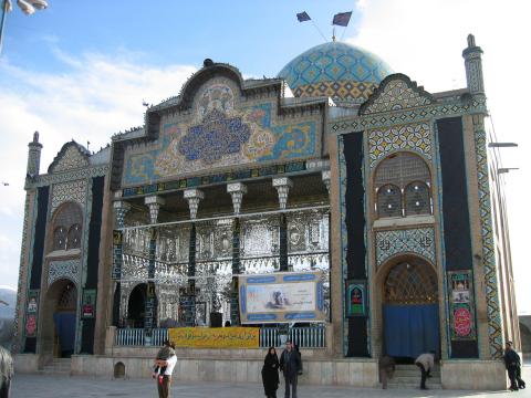 image Entrada a la tumba de Shahzadeh, Qazvin, Irán