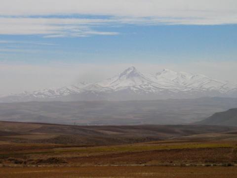 image Paisaje de los montes Zagros, Hamedán, Irán
