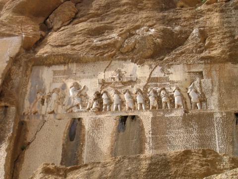 image Relieve aqueménide en Bisotun, Kermanshah, Irán