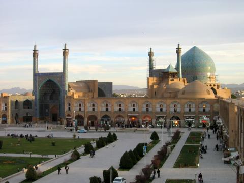 image Vista general de la mezquita del Imam desde el palacio Ali Qapu, Isfahán, Irán