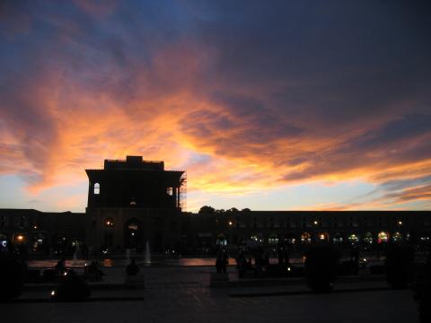 image Atardecer en el palacio de Ali Qapu, Isfahán, Irán