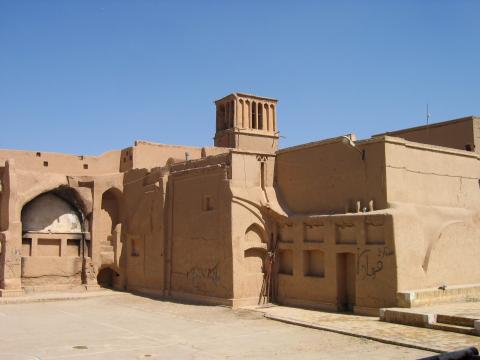 image Patio de antigua mezquita, Yazd, Irán