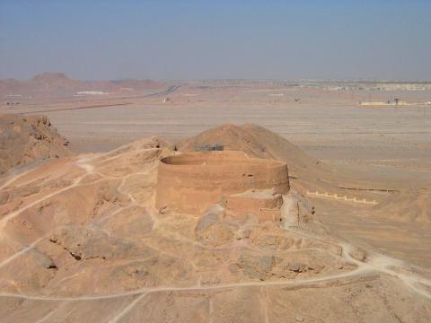 image Torre del Silencio, Yazd, Irán