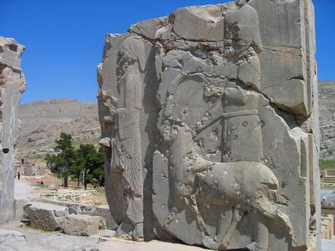 image Relieve en el palacio de Jerjes, Persépolis, Irán