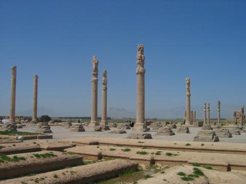 image Vista general de columnada, Persépolis, Irán