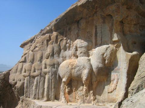 image Bajorrelieve sasánida en Naqsh-e Rajab-e Rajab, Persépolis, Irán