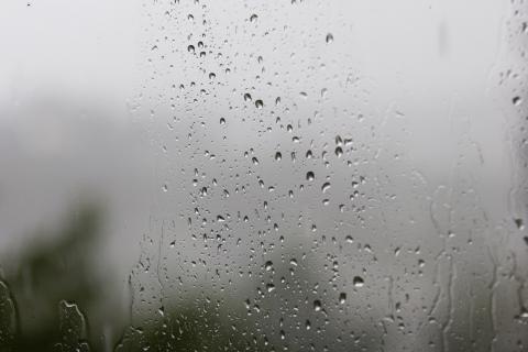 image Lluvia a través de la ventana
